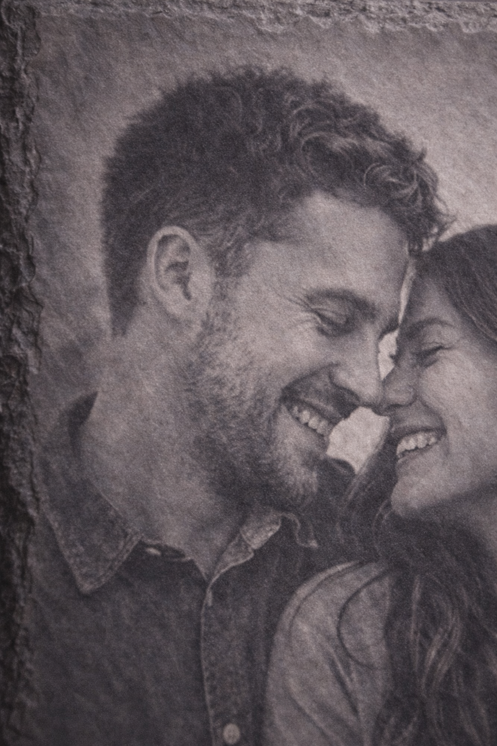 Cadre photo personnalisé sur ardoise naturelle – Gravure photo artisanale